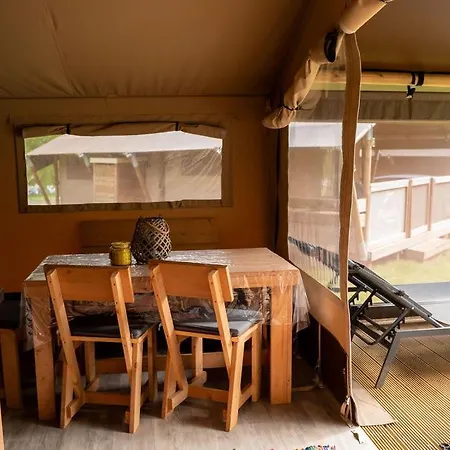 La Colline Luxe tent *
